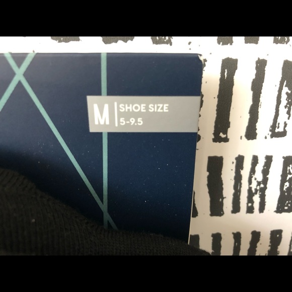 SOLD 🚨 BOGO 🍂 NWOT crew socks 🍂 - Picture 3 of 3